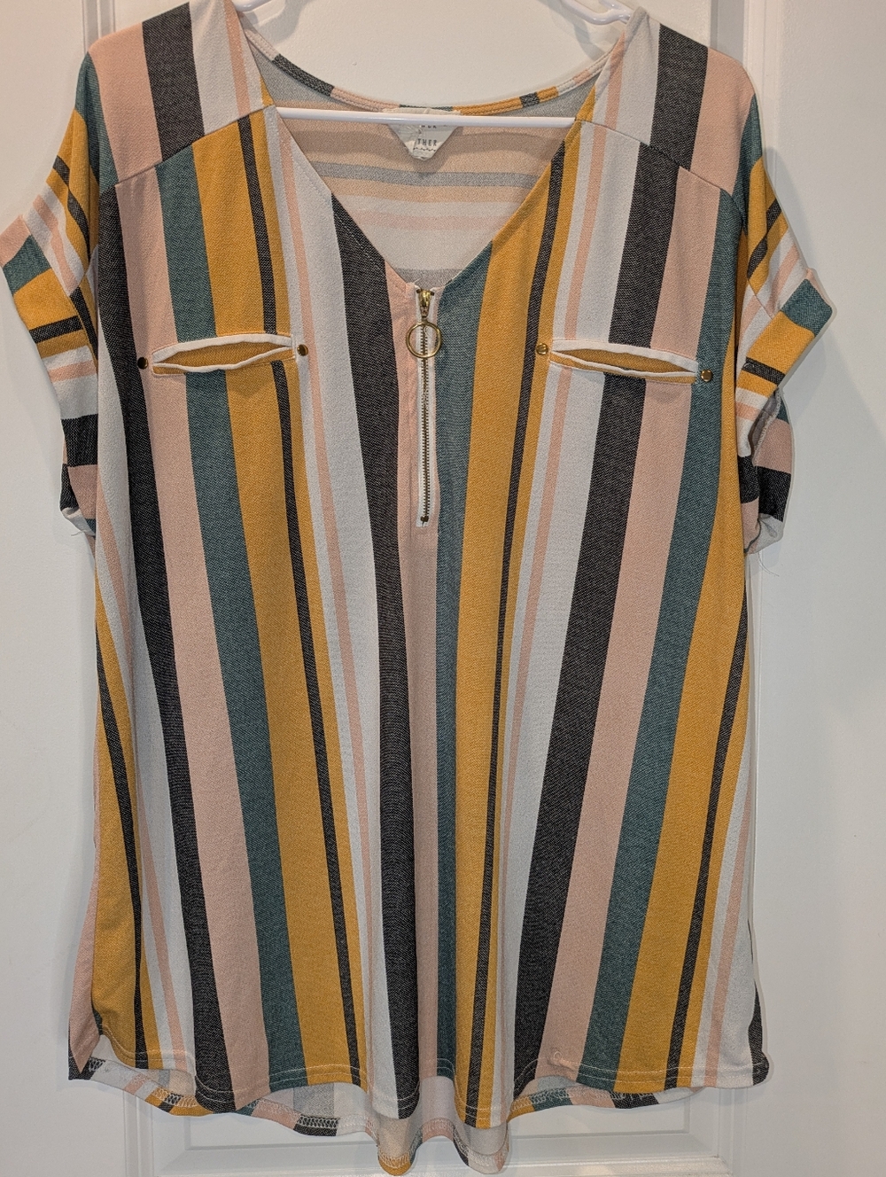 Flower & Feather Striped Blouse 1X Plus Size Zip Front V Neck Multicolor Top
